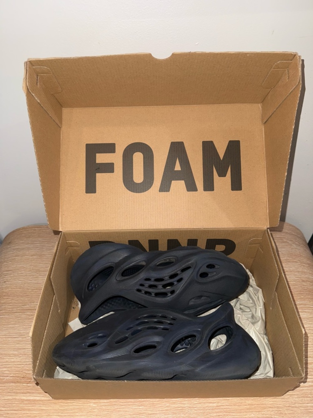 Yeezy Foam Runner Black Slip-On Shoes - Picture 2 of 4
